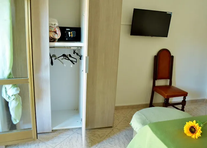 Atticvs Di Mamma Ines Bed & Breakfast *